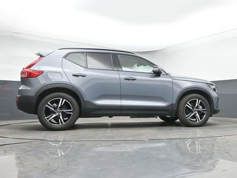 Used 2023 Volvo XC40 B5 Plus w/ Protection Package Premier AWD/4WD image 17