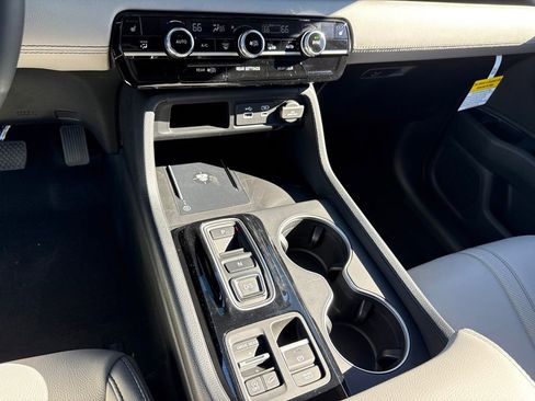 New 2025 Honda Pilot Touring image 22