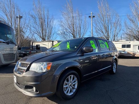 Used 2019 Dodge Grand Caravan SXT image 7