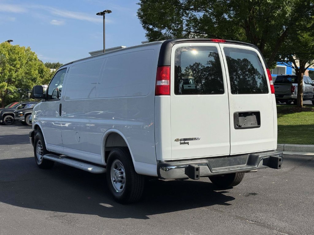 Used 2025 Chevrolet Express 2500 w/ Driver Convenience Package RWD image 24