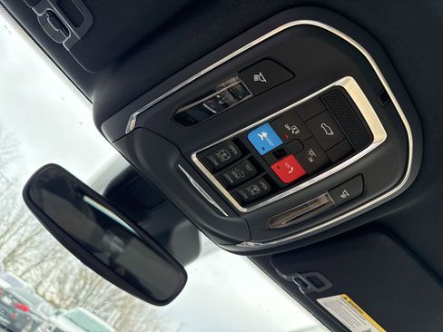 Used 2022 Jeep Grand Cherokee Limited 4xe image 35