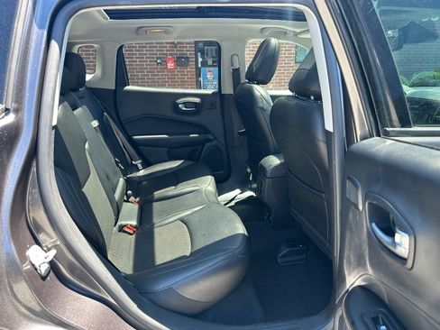 Used 2021 Jeep Compass Latitude w/ Sun and Sound Group AWD/4WD image 17