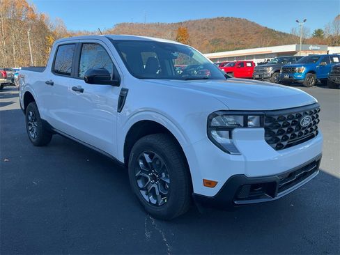 New 2025 Ford Maverick XLT w/ XLT Luxury Package image 3