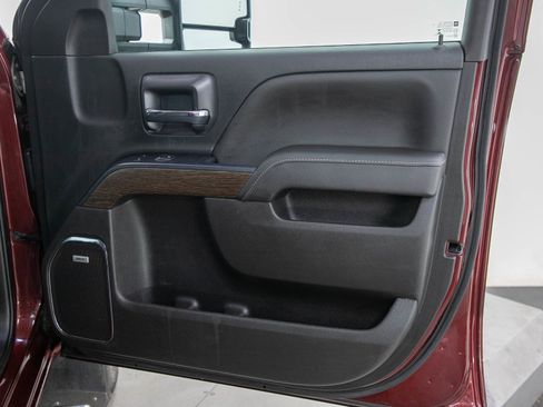 Used 2017 GMC Sierra 3500 Denali w/ Duramax Plus Package AWD/4WD image 9