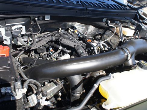 Used 2024 Ford Expedition Limited image 29