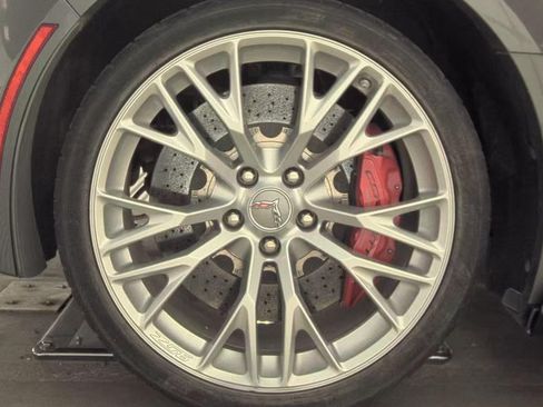 Used 2016 Chevrolet Corvette Z06 w/ 3LZ Preferred Equipment Group RWD image 10