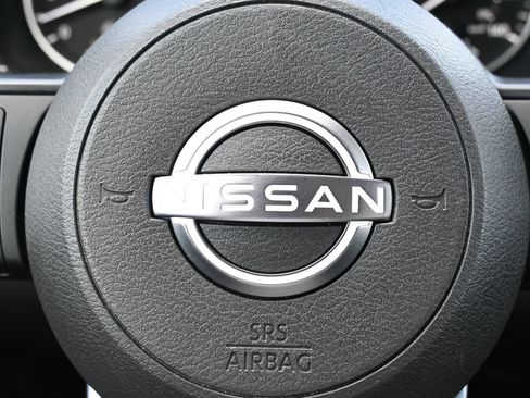 Used 2024 Nissan Rogue S AWD/4WD image 16