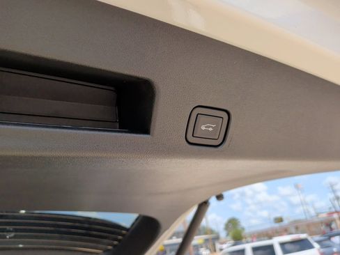 New 2026 Chevrolet Traverse LT w/ Midnight/Sport Edition FWD image 43