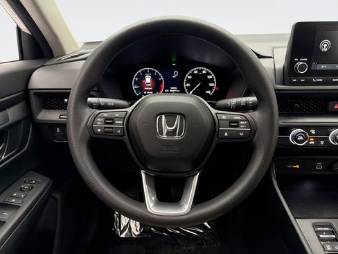 Used 2025 Honda CR-V LX image 12