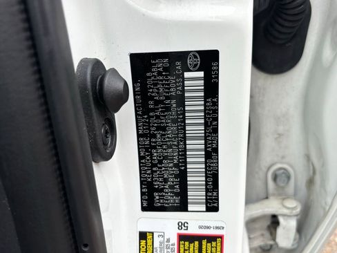 Used 2024 Toyota Camry SE image 14