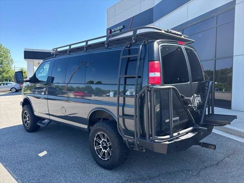 Used 2017 Chevrolet Express 3500 LT w/ LT Preferred Equipment Group RWD image 4