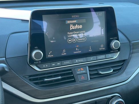 Certified 2025 Nissan Altima 2.5 SV image 21