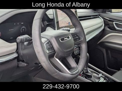 Used 2023 Jeep Compass Limited w/ Elite Group AWD/4WD image 6
