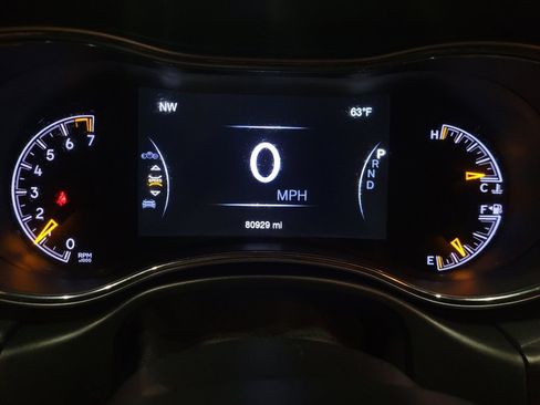 Used 2022 Jeep Grand Cherokee Laredo E w/ Security & Convenience Group image 23