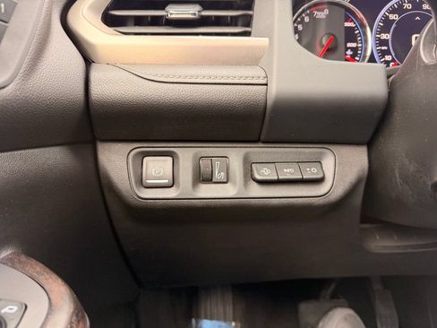 Used 2021 GMC Acadia Denali w/ Denali Technology Package FWD image 25