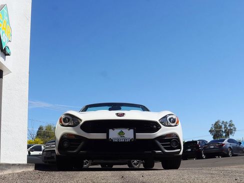 Used 2017 FIAT 124 Spider Abarth image 18