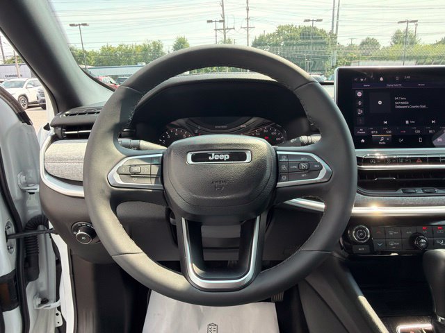 Used 2023 Jeep Compass Latitude AWD/4WD image 23