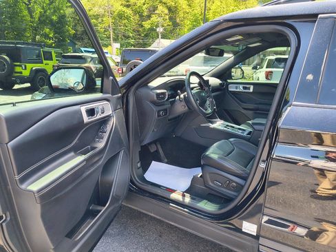 Used 2020 Ford Explorer ST w/ ST Street Pack AWD/4WD image 13