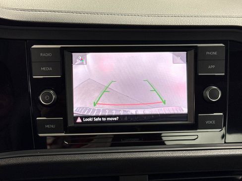 Used 2023 Volkswagen Jetta SE w/ Panoramic Sunroof Package FWD image 17