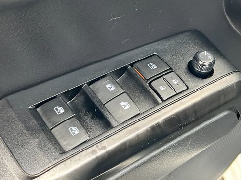 Used 2022 Toyota Tacoma TRD Off-Road image 13