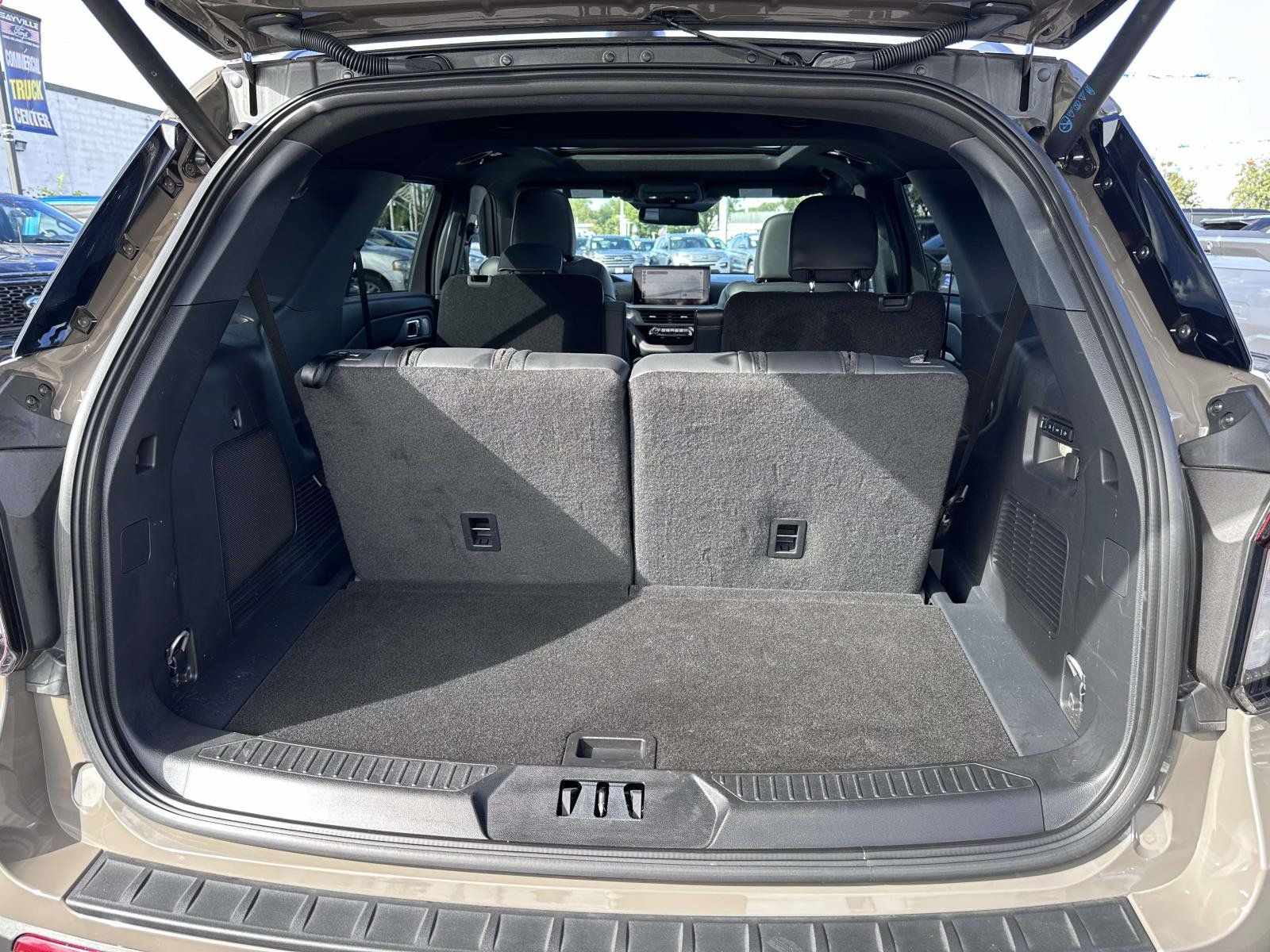 Used 2026 Ford Explorer ST w/ Sun And Sound Package AWD/4WD image 8