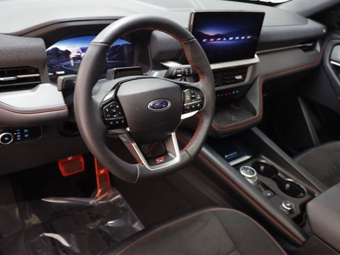 Used 2025 Ford Explorer ST w/ Sun And Sound Package image 6