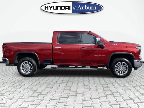 Used 2025 Chevrolet Silverado 2500 LTZ w/ LTZ Premium Package AWD/4WD image 4