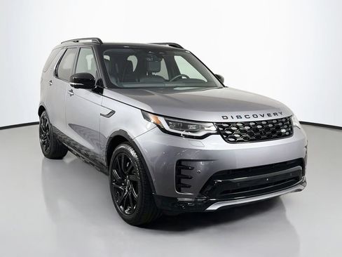 Used 2025 Land Rover Discovery Dynamic SE AWD/4WD image 3