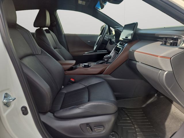 Certified 2021 Toyota Venza XLE w/ Softex Package AWD/4WD image 15
