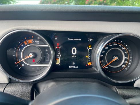 Used 2022 Jeep Gladiator Overland AWD/4WD image 27