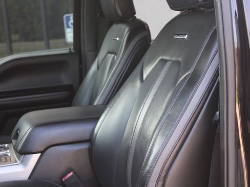 Used 2018 Ford F150 Platinum w/ Equipment Group 701A Luxury AWD/4WD image 17