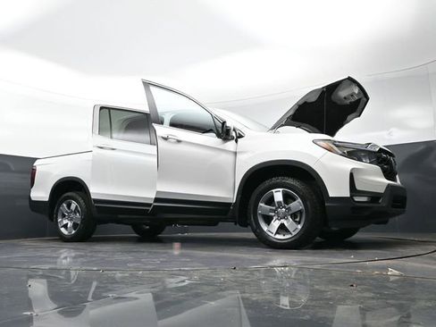 Certified 2025 Honda Ridgeline RTL image 44