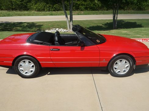 Used 1991 Cadillac Allante image 17