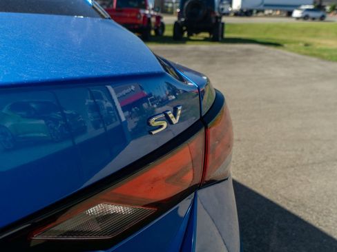 Used 2023 Nissan Sentra SV w/ SV Premium Package image 3