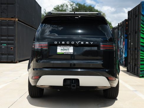 Used 2024 Land Rover Discovery Metropolitan Edition AWD/4WD image 11