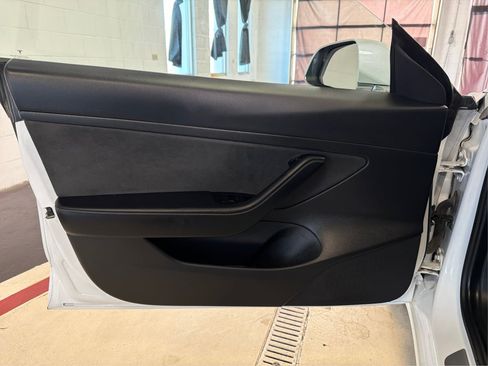 Used 2020 Tesla Model 3 Standard Range Plus RWD image 22