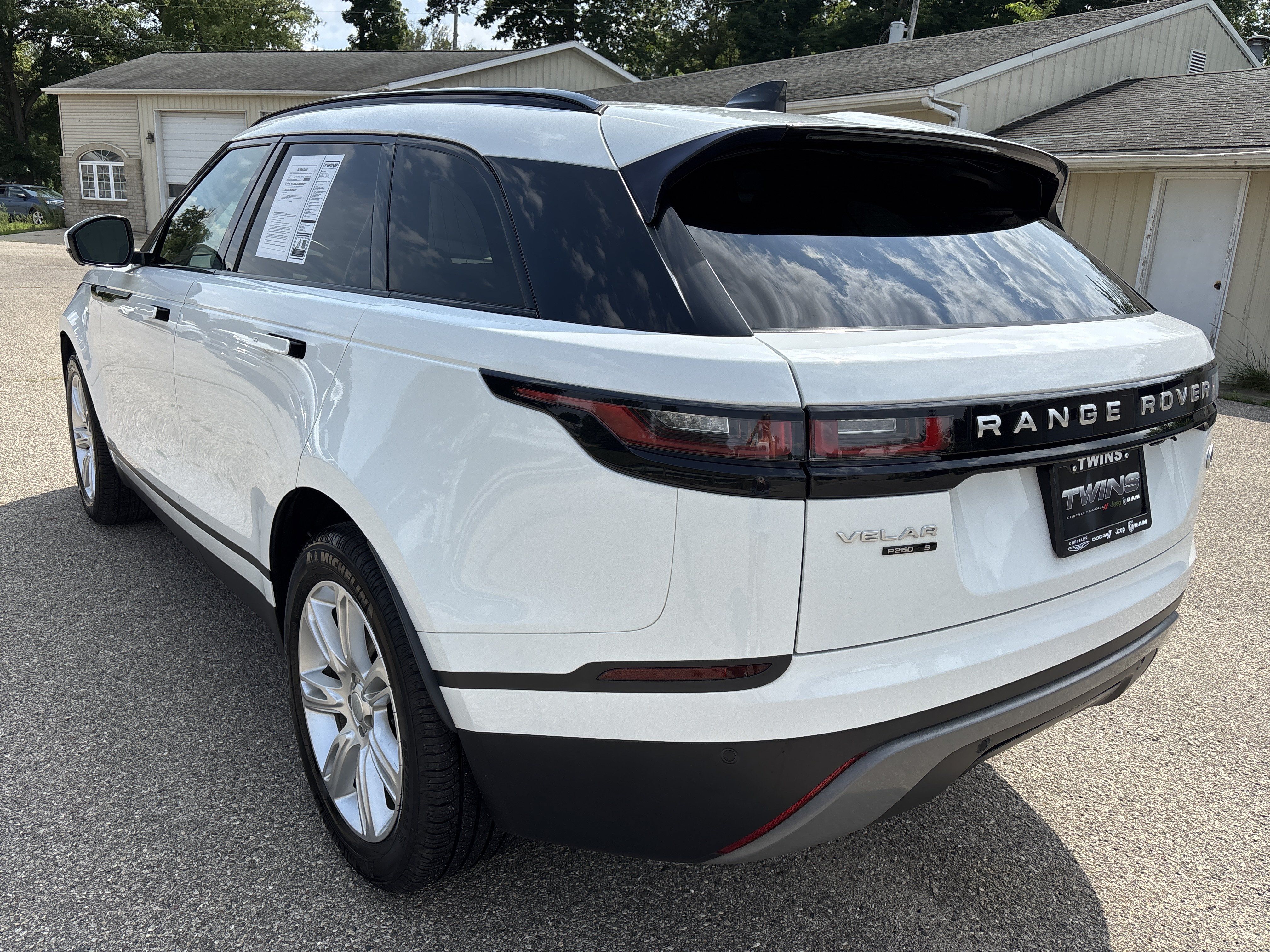 Used 2020 Land Rover Range Rover Velar S AWD/4WD image 8
