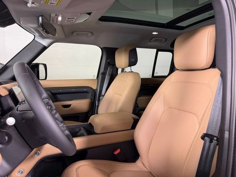 New 2026 Land Rover Defender 110 X-Dynamic SE image 5