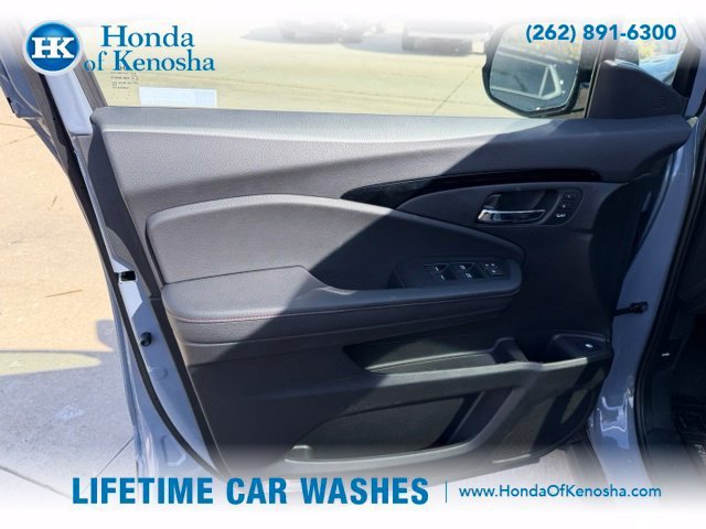 Used 2026 Honda Ridgeline Black Edition image 7