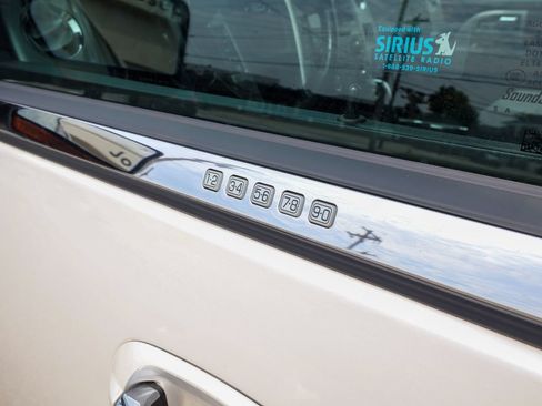 Used 2016 Ford Expedition Limited w/ Equipment Group 301A AWD/4WD image 13