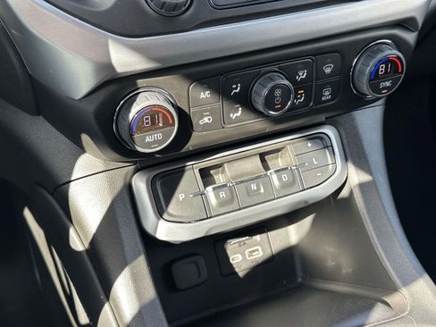 Certified 2023 GMC Acadia SLT w/ Elevation Edition image 29