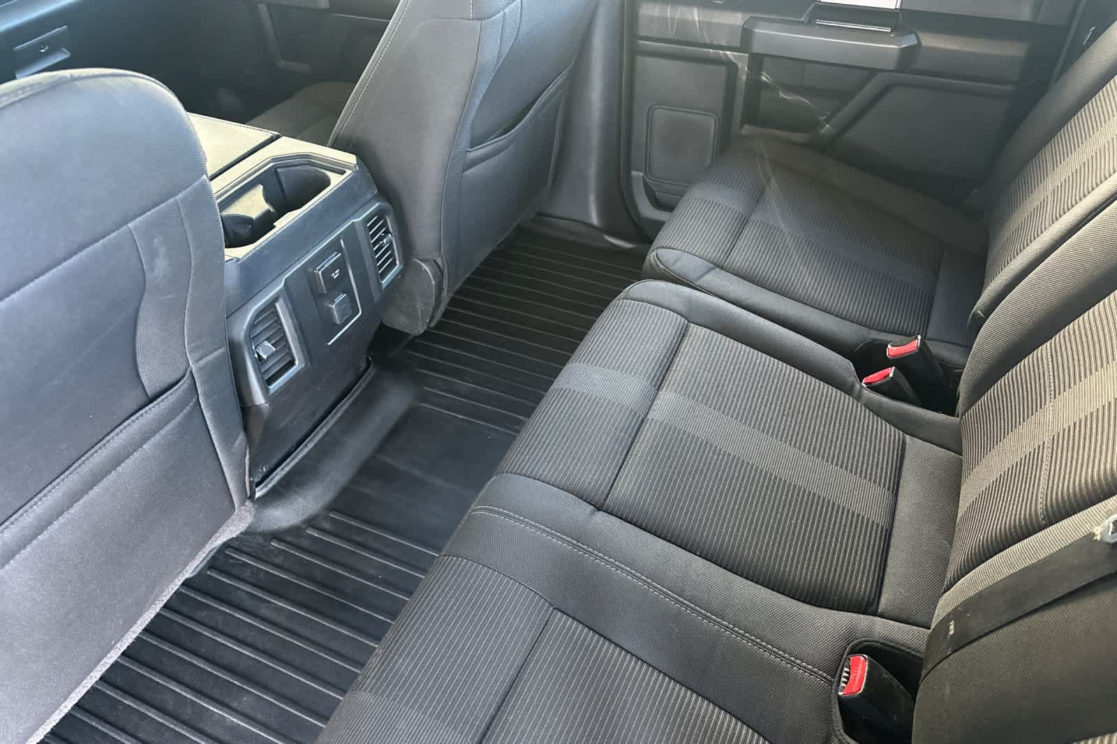 Used 2016 Ford F150 XLT w/ Equipment Group 302A Luxury AWD/4WD image 4