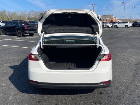 Used 2025 Toyota Camry LE w/ Convenience Package image 16