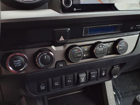 Certified 2023 Toyota Tacoma TRD Off-Road image 10