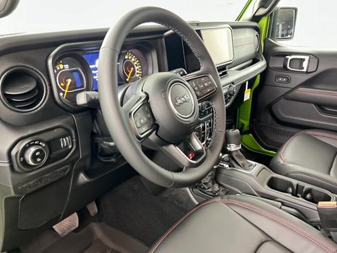 New 2025 Jeep Gladiator Rubicon image 15