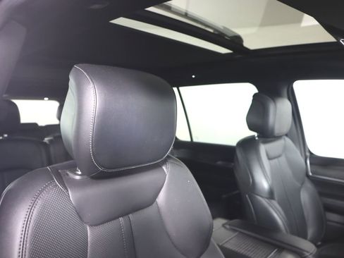 Used 2023 Jeep Wagoneer Series II w/ Premium Group I image 33