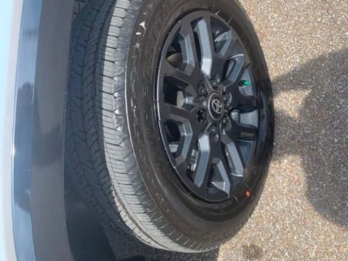 New 2026 Toyota Tundra Platinum AWD/4WD image 9