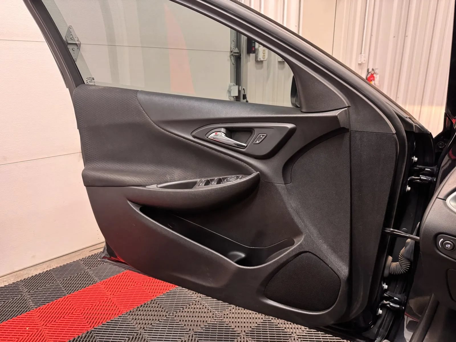 Used 2022 Chevrolet Malibu RS w/ LPO, Floor Liner Package FWD image 27