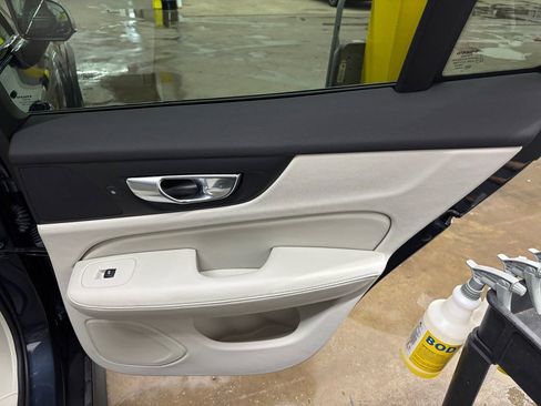 Certified 2025 Volvo V60 B5 Cross Country Plus image 17