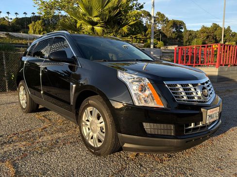 Used 2016 Cadillac SRX Luxury FWD image 3